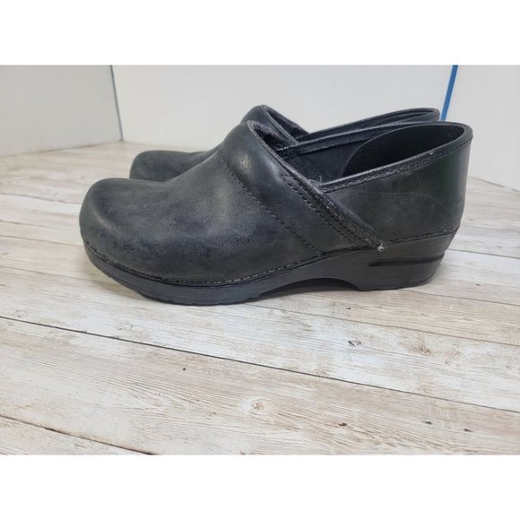 Dansko Womens Professional Black Leather Work Clogs Shoes Size 40 US 9.5-10 - Picture 3 of 8